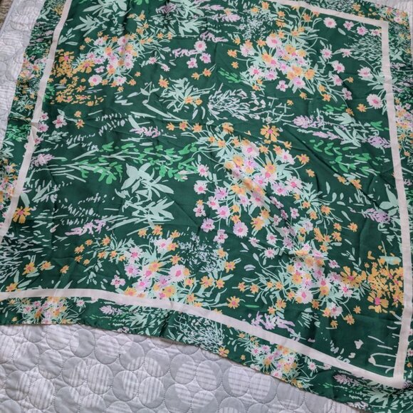 Women`s LC Lauren Conrad Hilltop Floral Square Scarf - Picture 3 of 11